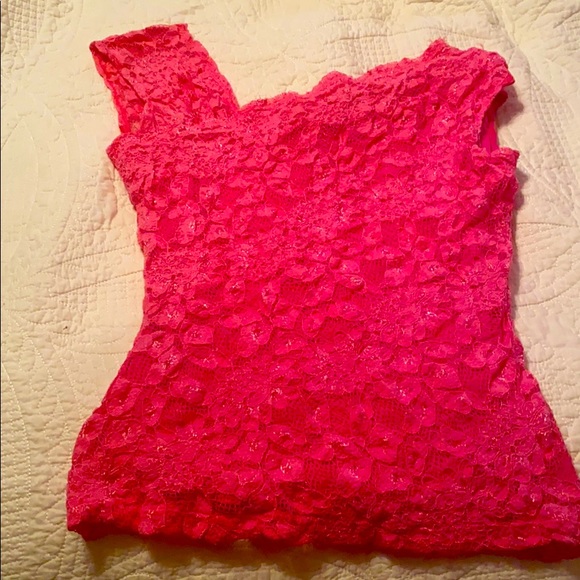 Adorable pink top - Picture 1 of 3